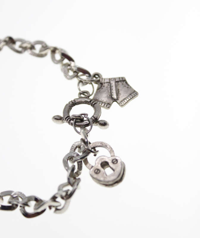 Bracelet - Vintage Silver Tone Charm Bracelet with T Bar Clasp - ML2438