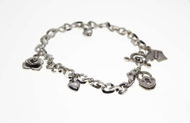 Bracelet - Vintage Silver Tone Charm Bracelet with T Bar Clasp - ML2438