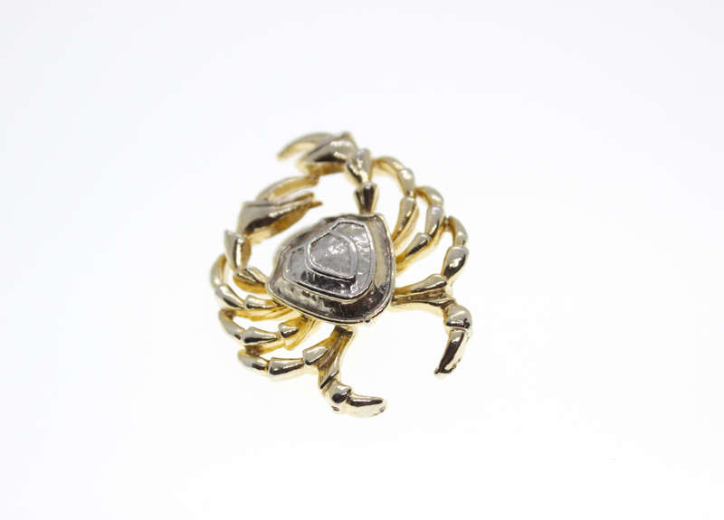 Brooch - Vintage Lapal Pin/Scarf Pin Gold and Silver Tone Crab with Diamante Eyes - ML2443