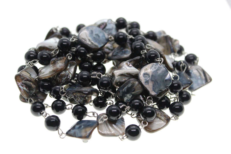 Necklace - Vintage Silver Tone Necklace . Grey Abalone Shell inbetween - ML2451