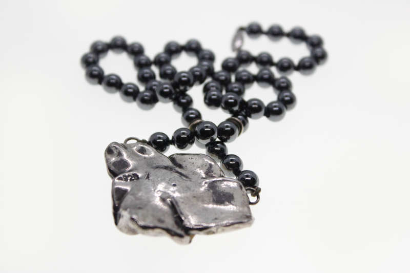 Pendant - Vintage . 925 Silver. Hematite Necklace with Silver Flower - ML2470