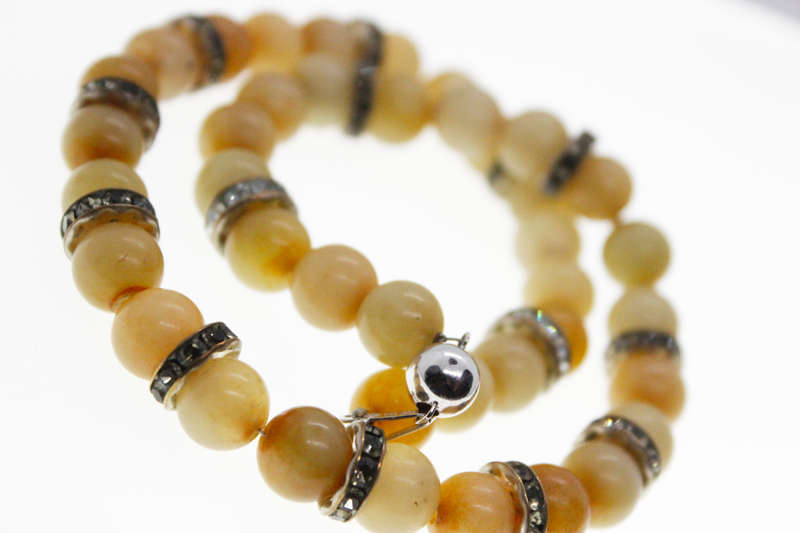Necklace - Vintage Agate and Carnelian with Diamante Circles inbetween. 14ct 585. - ML2472