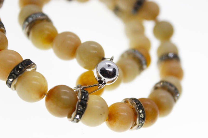 Necklace - Vintage Agate and Carnelian with Diamante Circles inbetween. 14ct 585. - ML2472