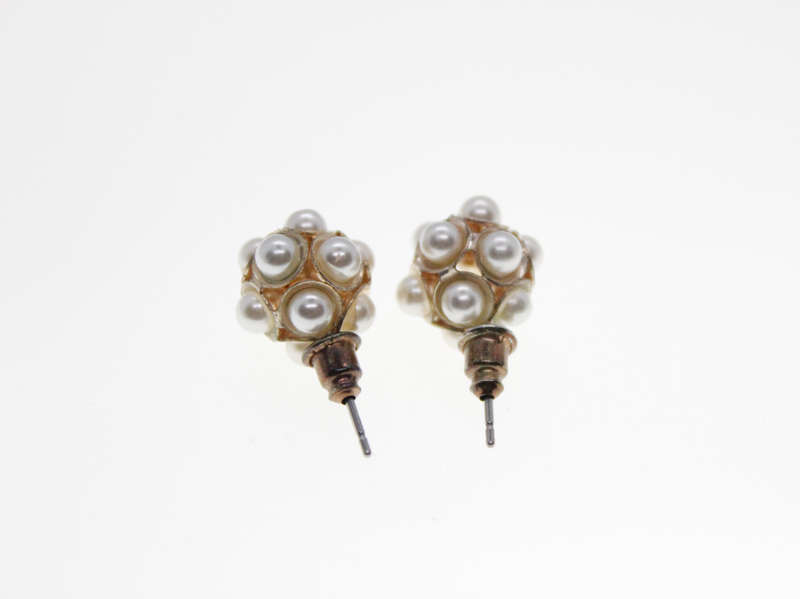 Earrings - Vintage Silver Tone Faux Pearl Stud Earrings - ML2474