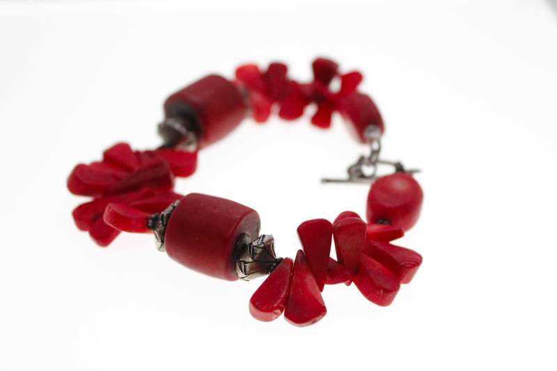 Bracelet - Vintage Coral Bracelet with Silver Tone Clasp and Various Size Coral Beads - ML2491