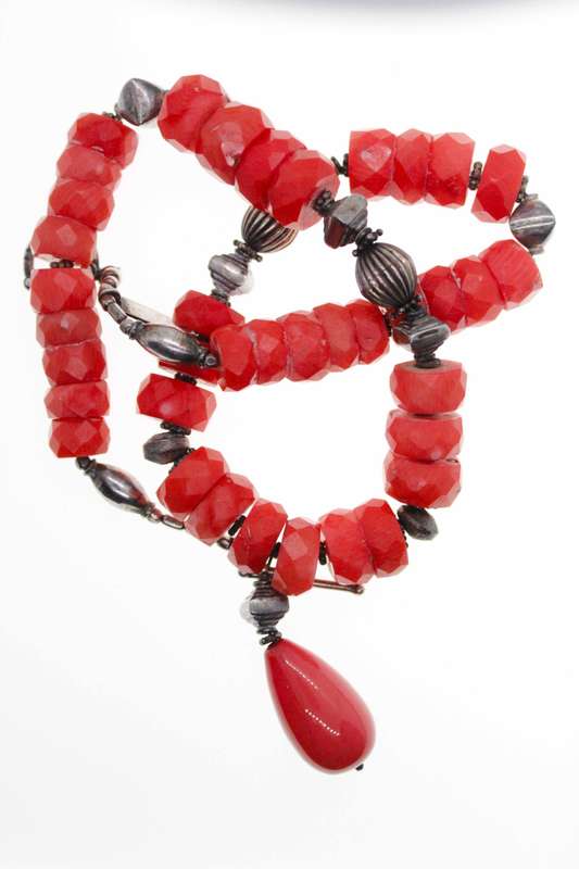 Necklace - Vintage Coral Necklace with Silver Tone Chain and Various Size Coral Beads - ML2493