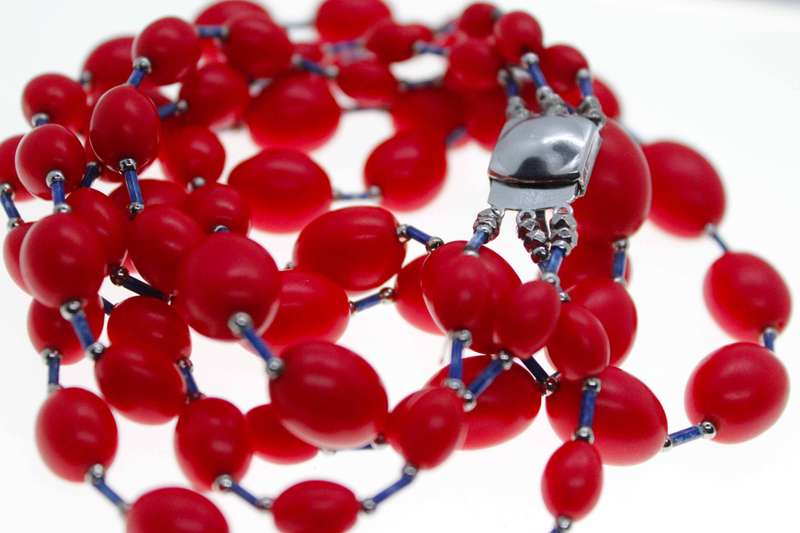 Necklace - Vintage 3 Strand Red Oval Beaded Necklace - ML2496