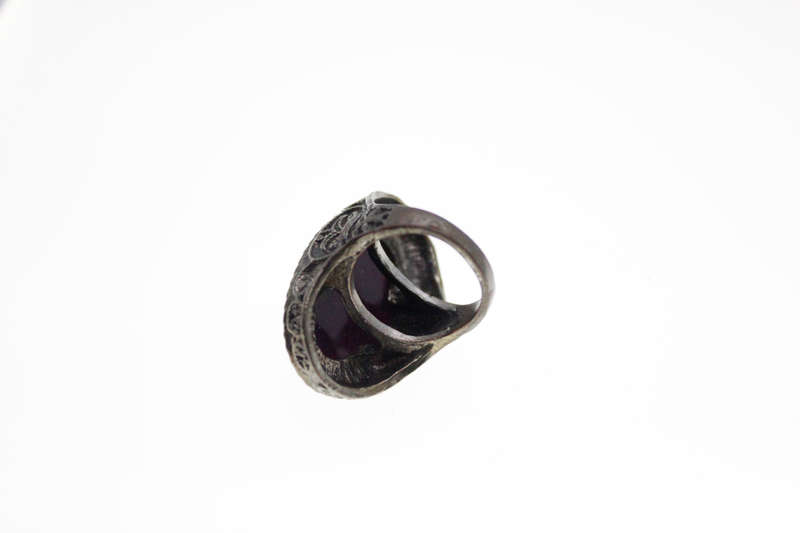Ring - Vintage Dark Metal Tone with Black and Purple Stone. Filigree & Marcasite Design - ML2539