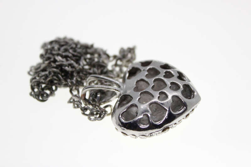Necklace - Vintage Silver Tone Chain Necklace with Diamante Studded Heart Pendant - ML2540