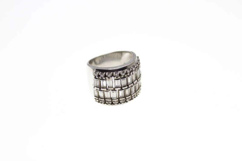 Ring - 925 Silver Ring with Rectangular and Small Diamantes - ML2549