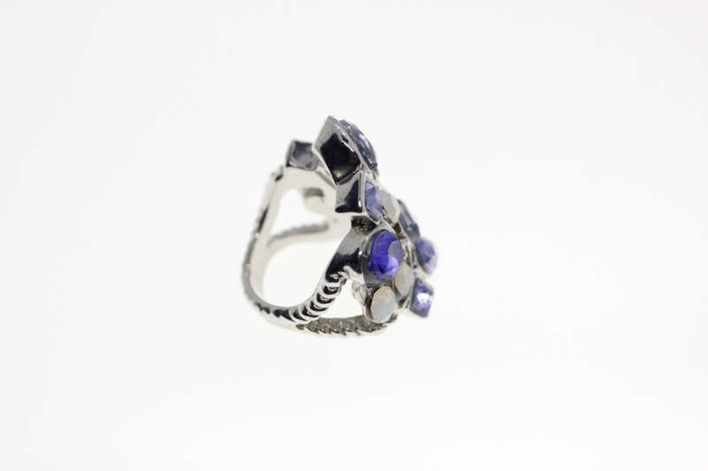 Ring - Vintage Silver Tone Irregular Shape with White, Light Blue and Dark Blue Rhinestones - ML2555