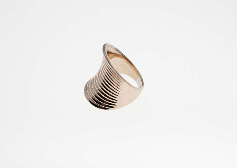 Ring - Copper/Gold Tone Elongated Fashion Design with Indented Lines - ML2565