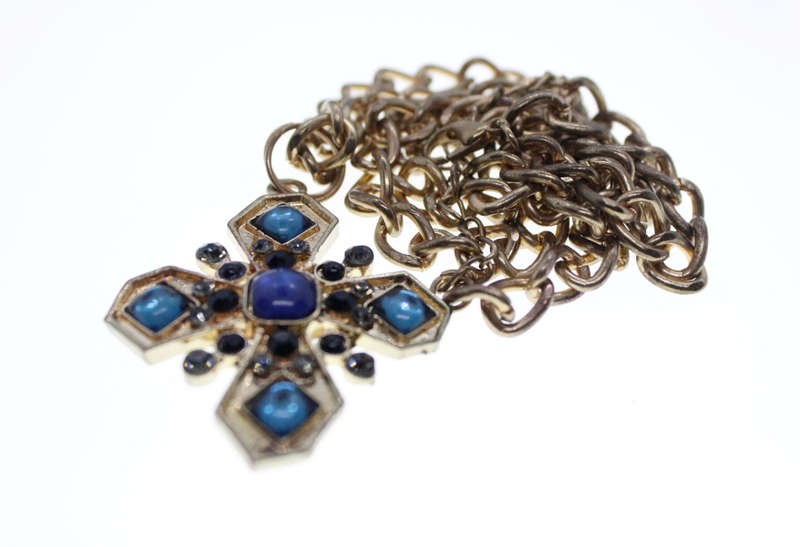 Necklace - Statement Fashion Necklace Brass Tone Pendant. Sparkly Bright Blue Stones - ML2567