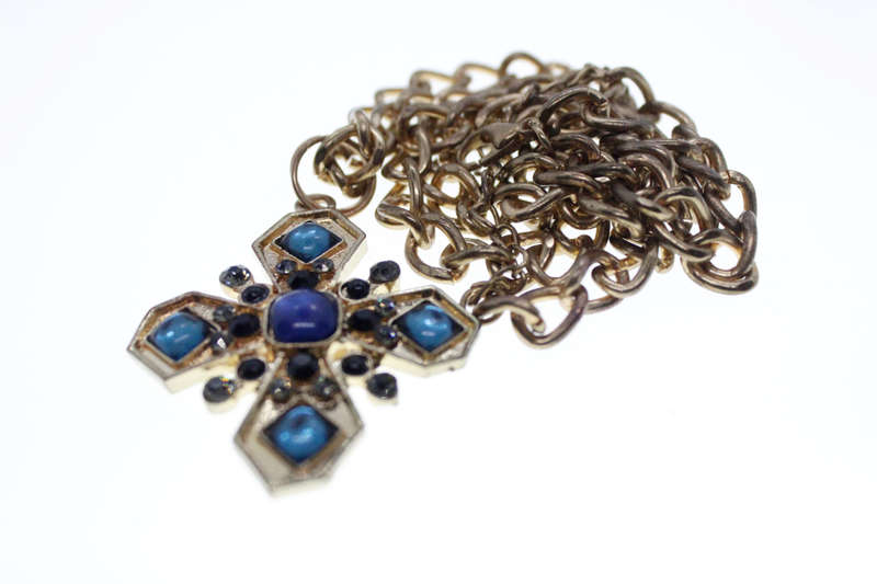 Necklace - Statement Fashion Necklace Brass Tone Pendant. Sparkly Bright Blue Stones - ML2567