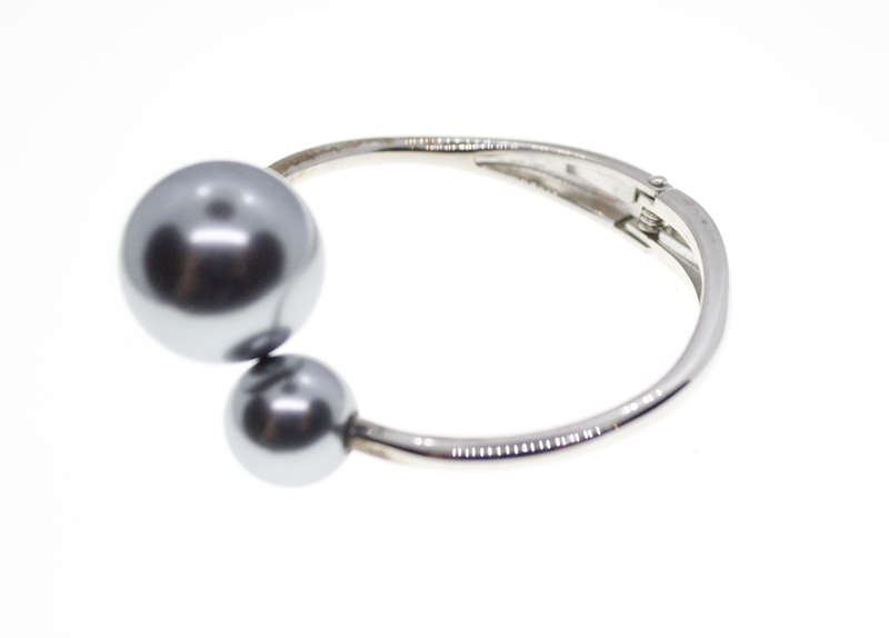 Fashion - Silver Tone Solid Bobble Knocker Design and Clasp - ML2568