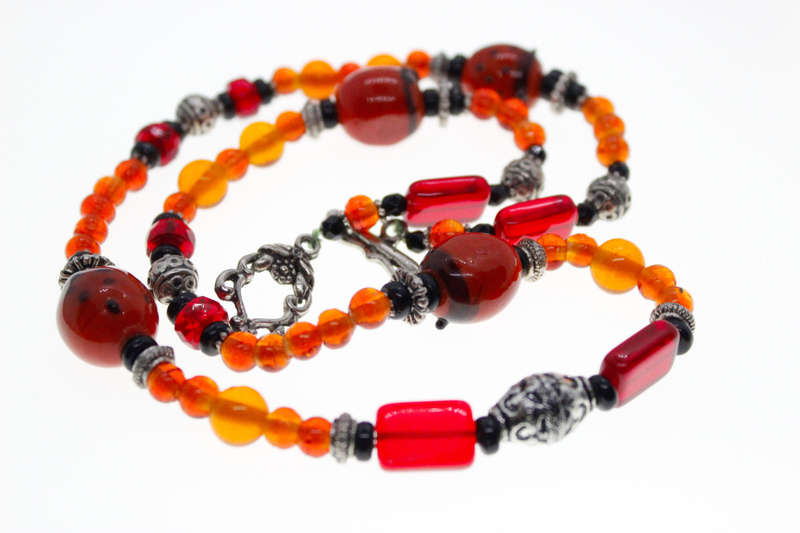 Necklace - Fun Red Orange,Beaded Necklace. Silver Tone, Black Beads T Clasp - ML2572
