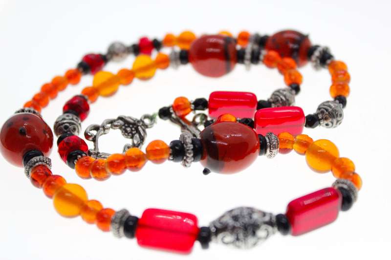 Necklace - Fun Red Orange,Beaded Necklace. Silver Tone, Black Beads T Clasp - ML2572