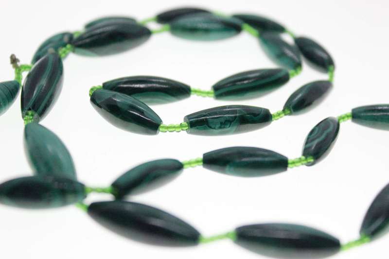 Necklace - Vintage Green Pear Shaped Natural Malachite Necklace - ML2573