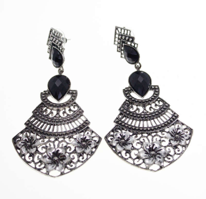 Earrings - Vintage Lightweight Dangly Earrings with Black Beads Silver Tone Flowers - ML2576