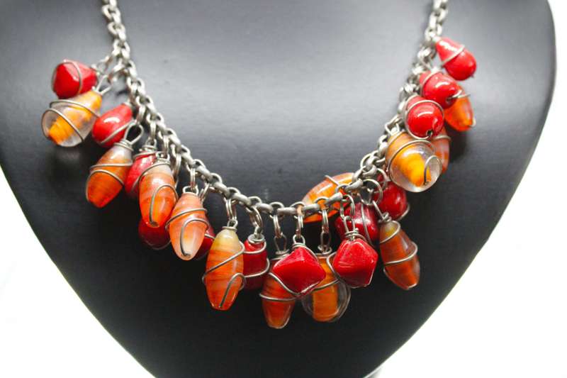 Necklace - Dark Silver Tone Necklace, Orange/Red Stones thin wire around . T Bar Clasp - ML2584