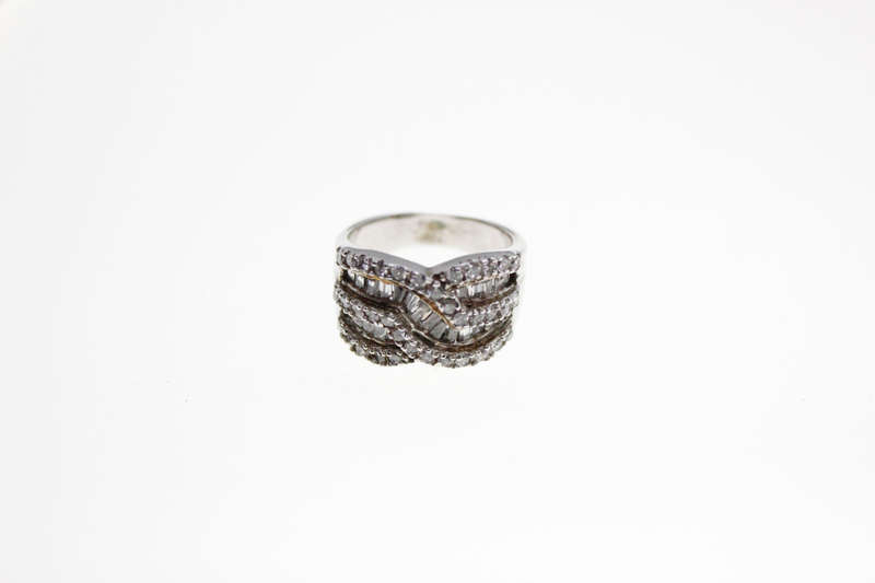 Ring - Vintage 925 Silver with Diamantes and Oblong Clear stones - ML2598
