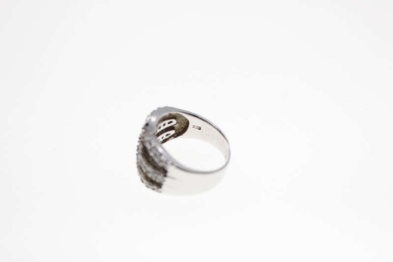 Ring - Vintage 925 Silver with Diamantes and Oblong Clear stones - ML2598