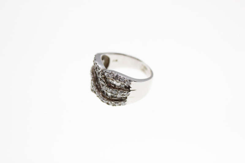 Ring - Vintage 925 Silver with Diamantes and Oblong Clear stones - ML2598