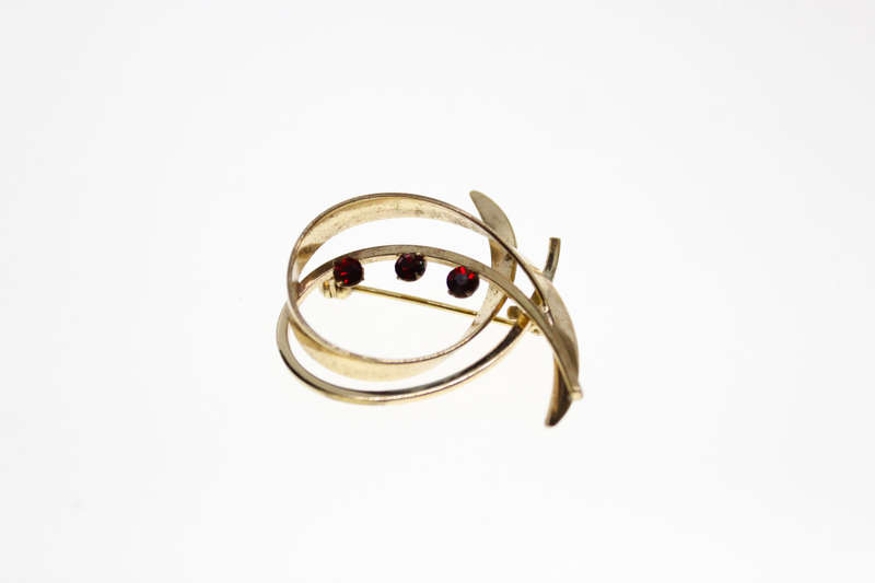 Brooch - Vintage Gold Tone Spiral Style with 3 Red Rhinestones, Slightly Tarnished on Back - ML2603