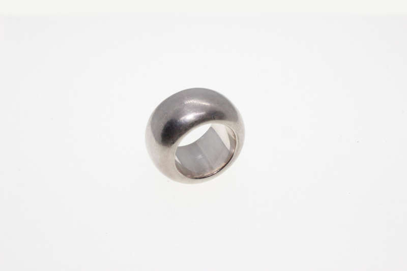 Ring - Vintage Silver Tone Chuncky Style Ring, Stamped HM. Slightly Scratched - ML2607