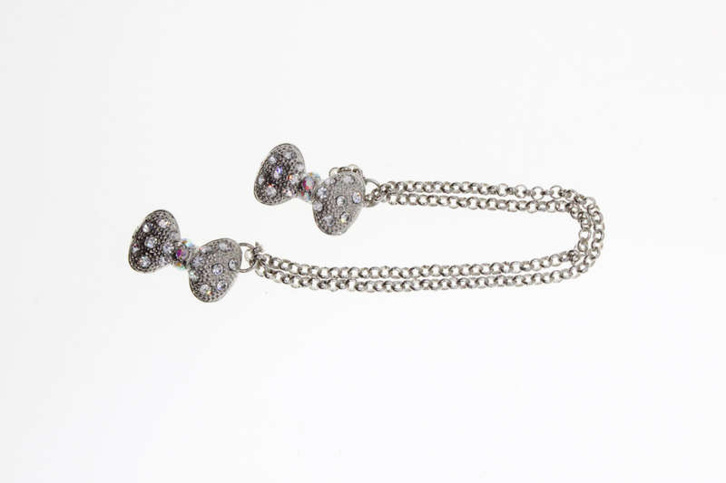 Brooch - Vintage Silver Tone Chain Brooch Bows with Diamantes on Either Side of Chain - ML2630