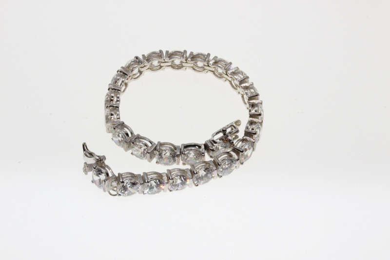 Bracelet - Fashion 925 Silver Bracelet with Arranged Sparkling Clear Stones - ML2636