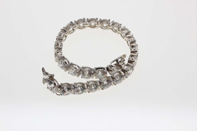 Bracelet - Fashion 925 Silver Bracelet with Arranged Sparkling Clear Stones - ML2636