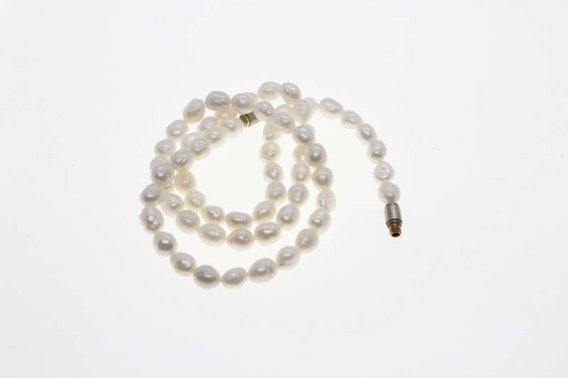 Necklace/Choker - Vintage White Colour Freshwater Pearls Choker with Screw on Clasp - ML2639