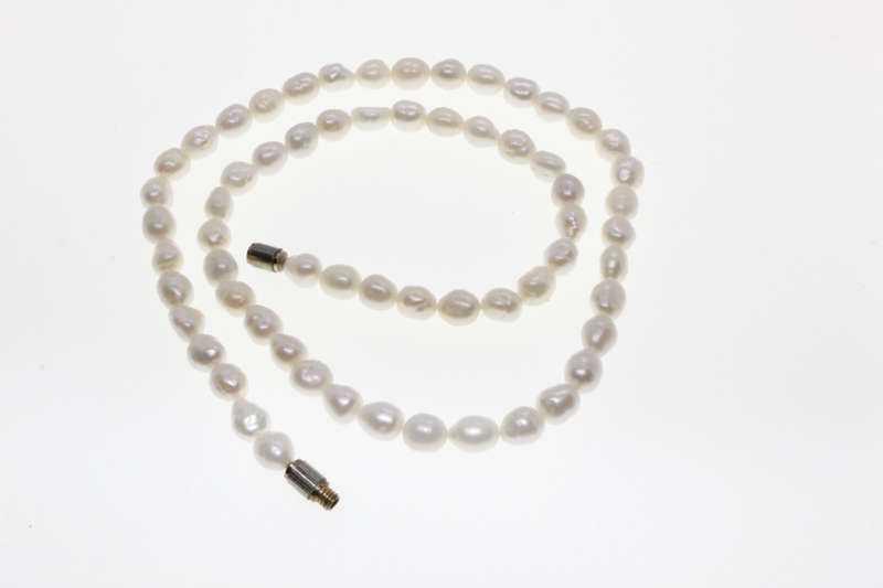 Necklace/Choker - Vintage White Colour Freshwater Pearls Choker with Screw on Clasp - ML2639