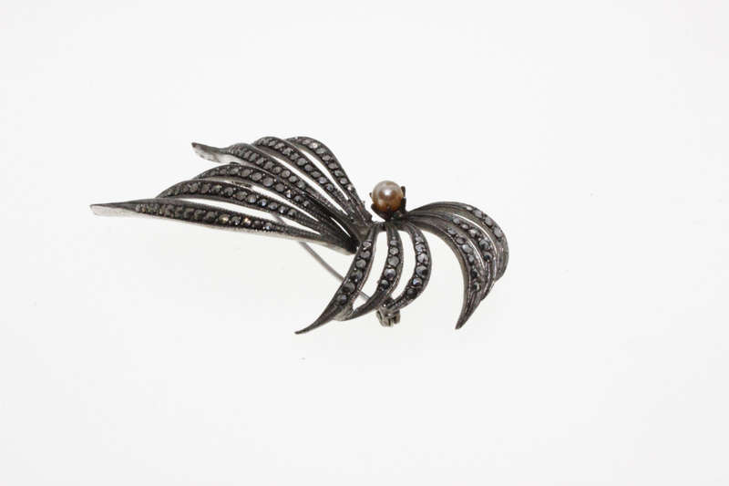Brooch -  Silver Tone Vintage Marcasite Art Deco design with slightly tarnished Faux Pearl - ML2641