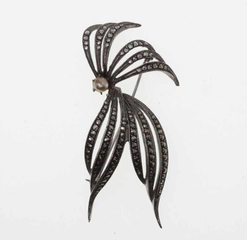 Brooch -  Silver Tone Vintage Marcasite Art Deco design with slightly tarnished Faux Pearl - ML2641