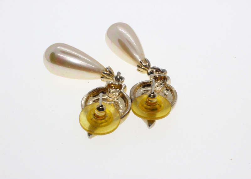Earrings - Gold Tone Dress Up Faux Pearl Drop Earrings - ML2645