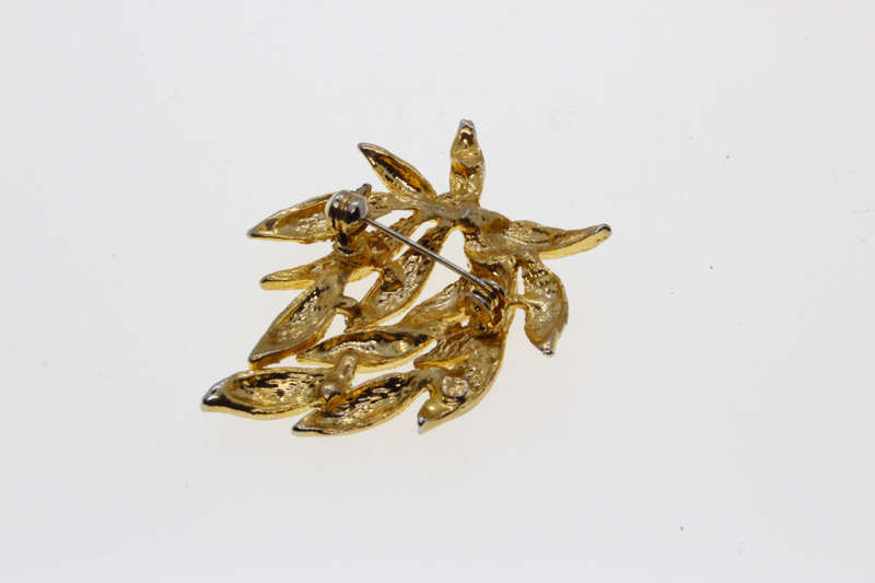 Brooch - Gold Tone Textured Marine Plant Leaf Design - ML2649