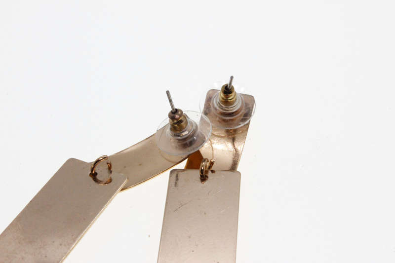 Earrings - Gold Tone Fashion Rectangular drop Earrings. Pierced Ears. Slightly Tarnished - ML2653