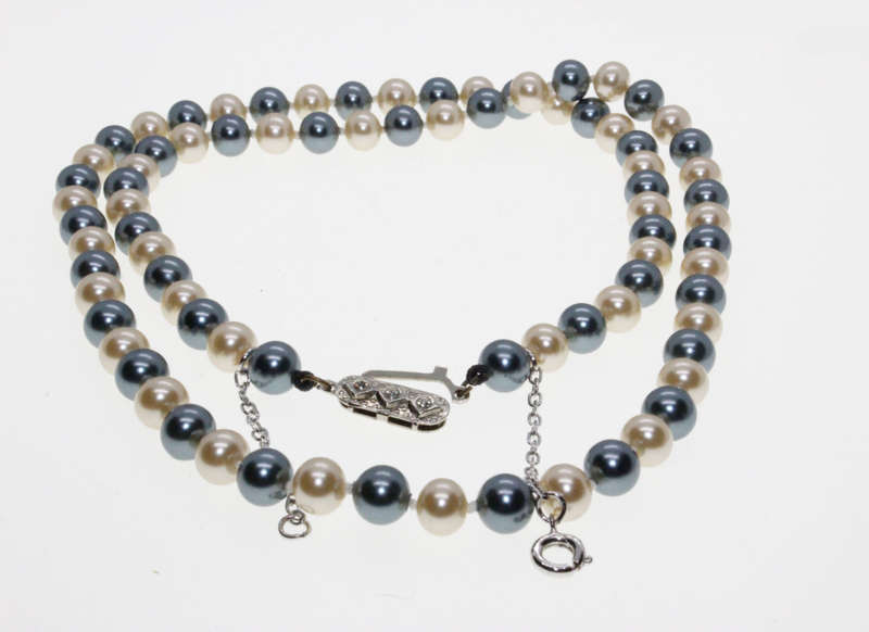 Necklace - Vintage Silver Tone Blue and Cream Faux Pearls. Slide Clasp. - ML2655