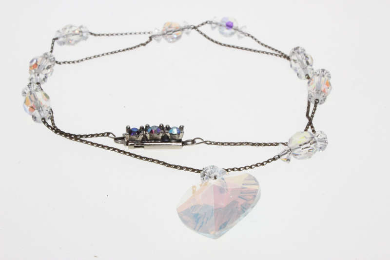 Necklace - Vintage Metal thin chain. Crystal like stones inbetween. Heart in centre - ML2656