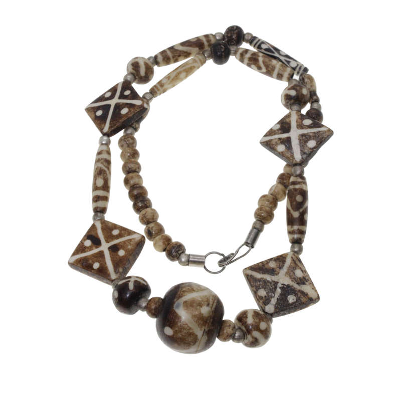 Necklace -  Ethnic Bead Necklace Cream and Brown Tone. Clasp Silver Tone - ML2687