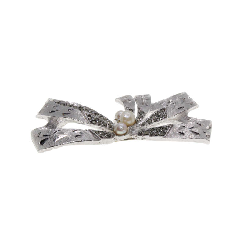 Brooch - Silver Tone Marcasite with Pearls Bow Knot Design - ML2708