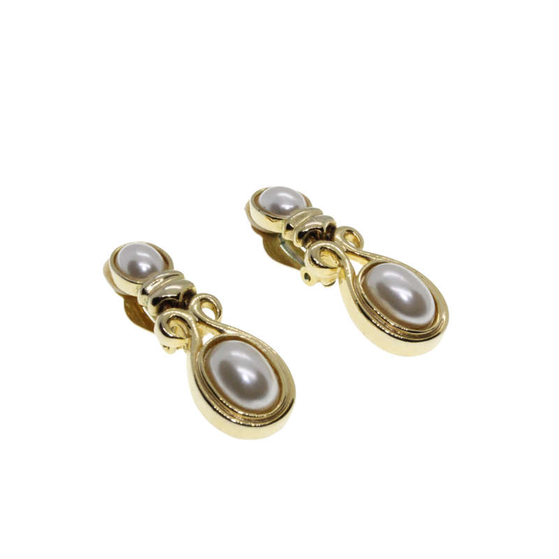 Earrings - Gold Tone Vintage Clip on Faux Pearl Drop Earrings - ML2747