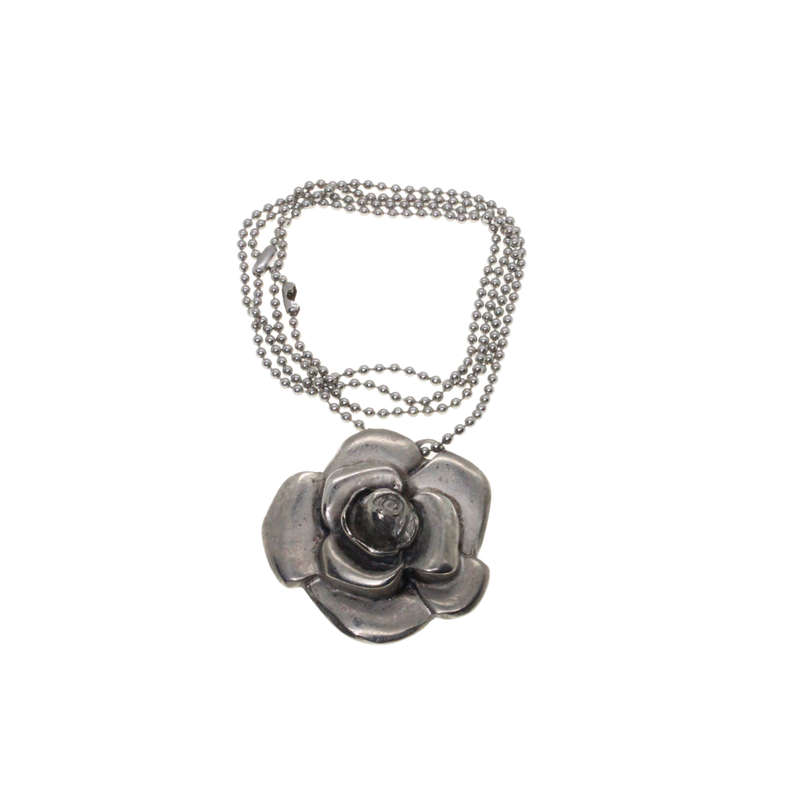 Necklace - Silver Tone Rose Pendant and Chain - ML2801