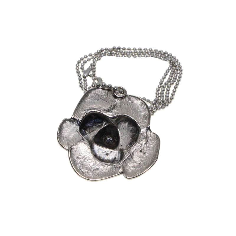 Necklace - Silver Tone Rose Pendant and Chain - ML2801