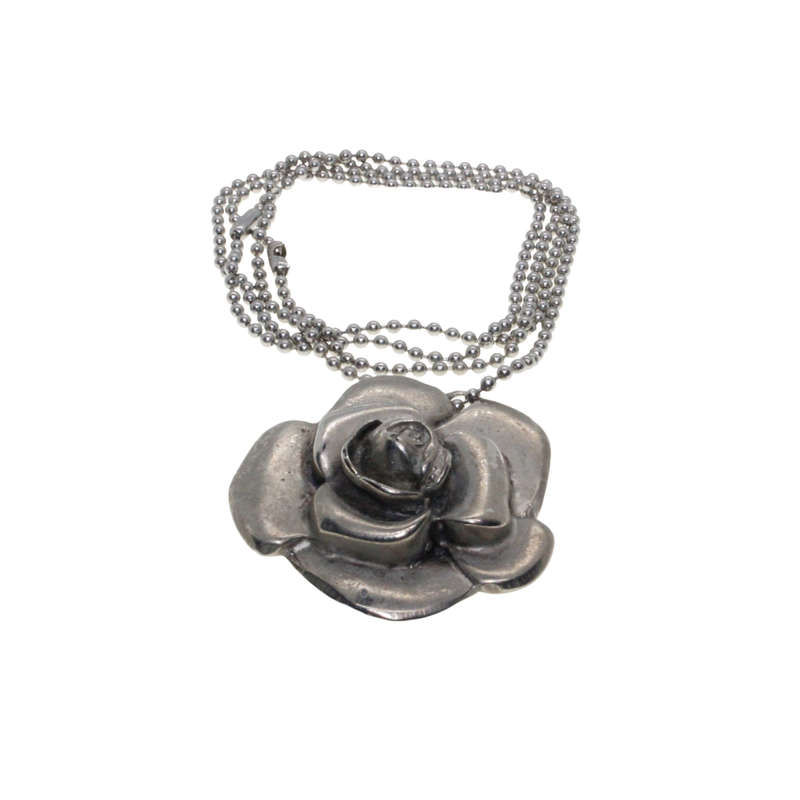 Necklace - Silver Tone Rose Pendant and Chain - ML2801