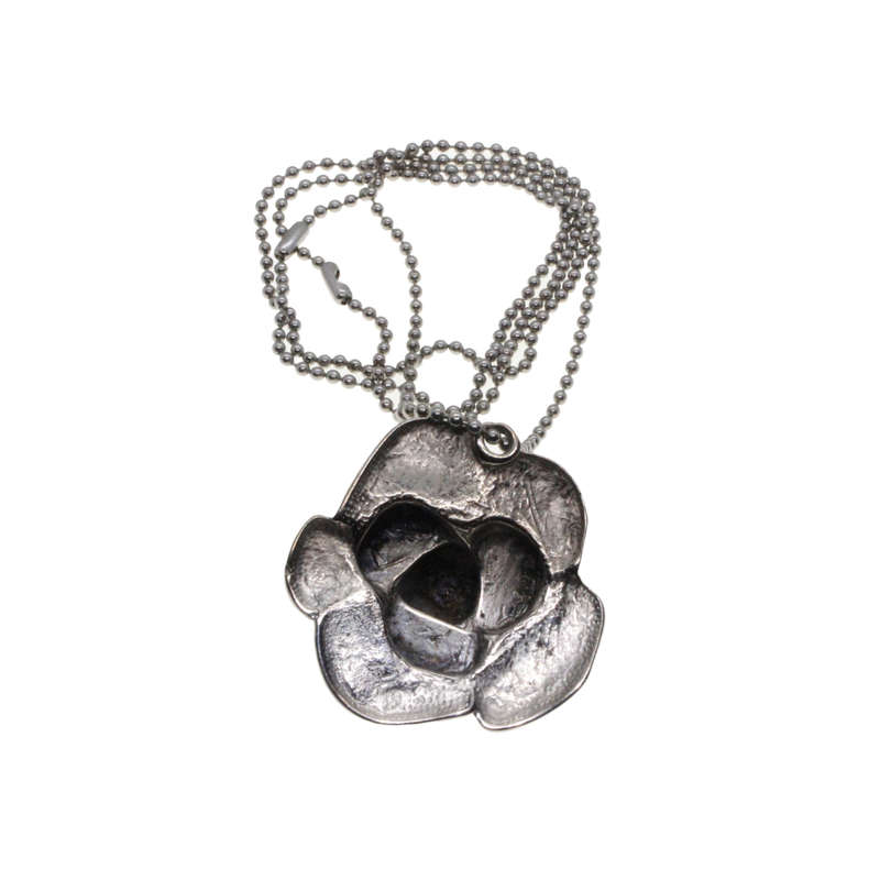 Necklace - Silver Tone Rose Pendant and Chain - ML2801
