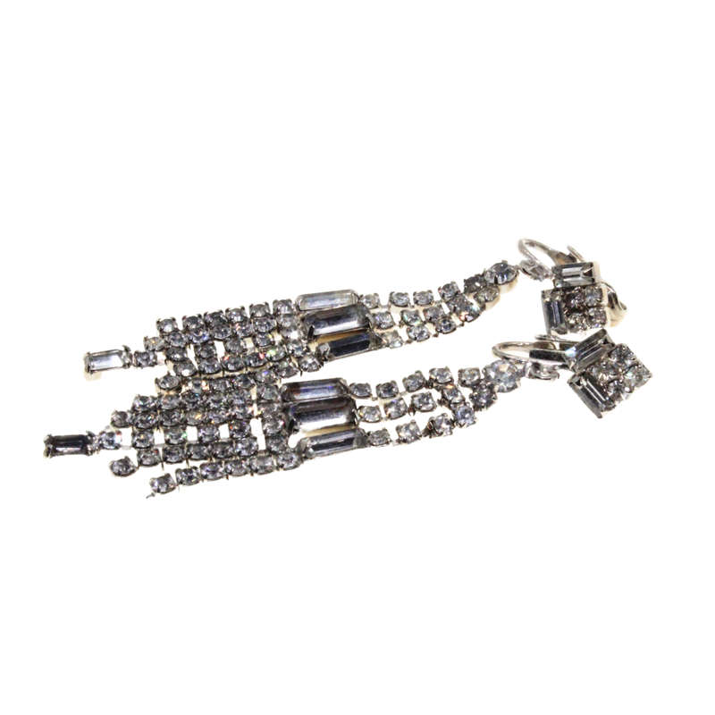 Earrings - Silver Tone Vintage Chandelier Style Diamante Clip on Earrings - ML2802