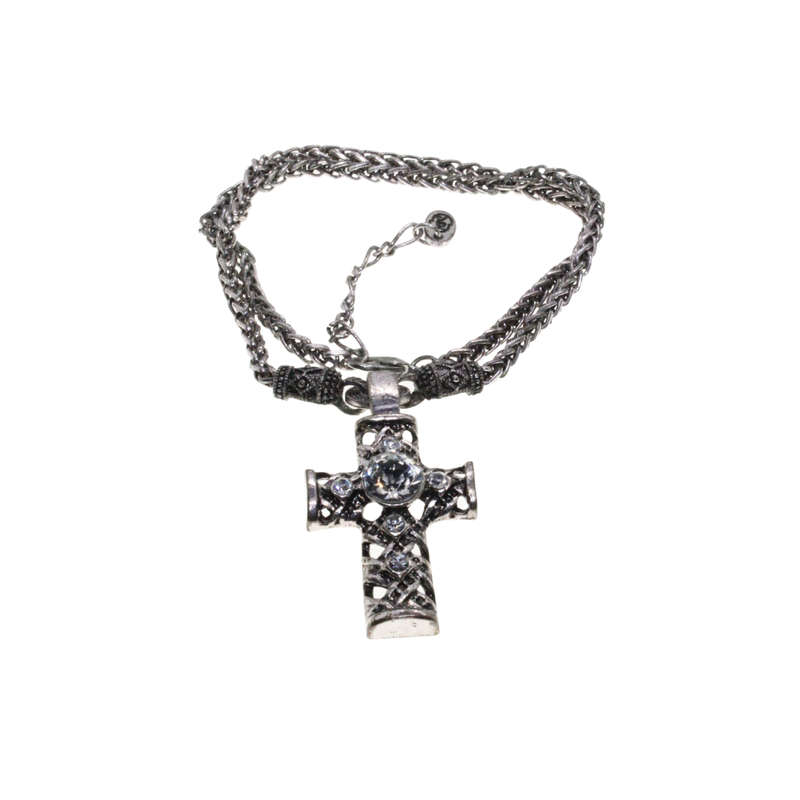 Necklace - Silver Tone Ornate Cross Pendant. Large Centre Clear Stone & Diamantes. Chain - ML2806